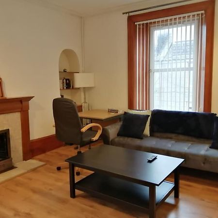 Stylish One Bed Flat With Private Parking Apartment Aberdeen Exterior photo