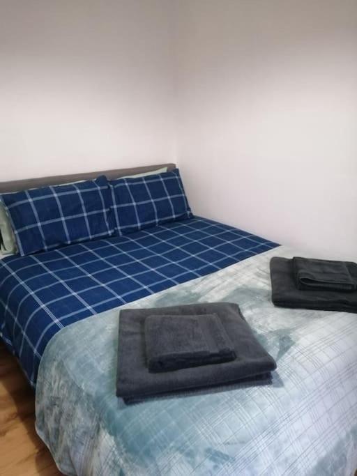 Stylish One Bed Flat With Private Parking Apartment Aberdeen Exterior photo